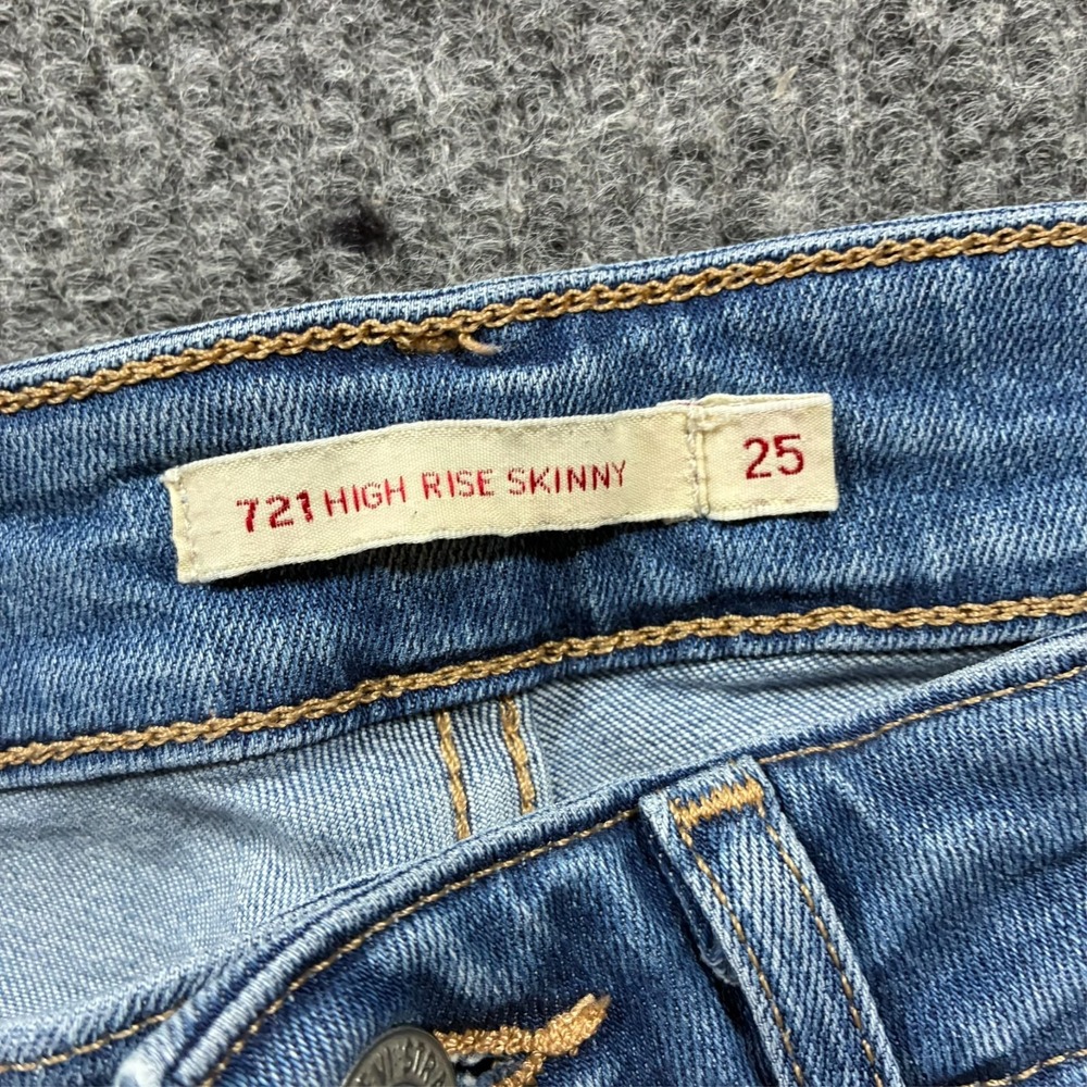 Levis 721 High Rise Skinny Jeans Womens Size 25 Blue Denim Raw Hem Casual - Picture 3 of 13